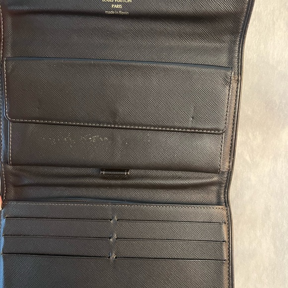 Louis Vuitton Monogram Snap Closure Wallet. Color Green, good condition. - Picture 5 of 10